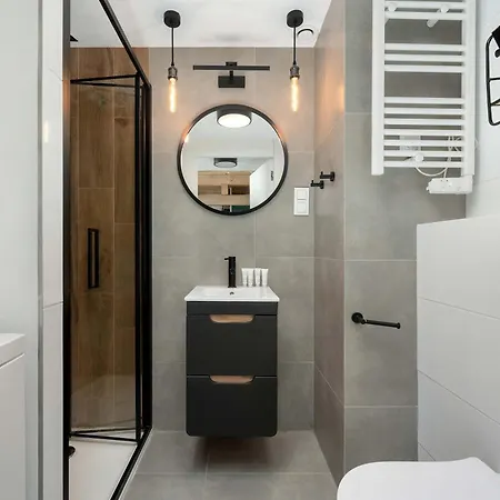 Lägenhet Elegant With Air Conditioning Near The Airport In By Renters