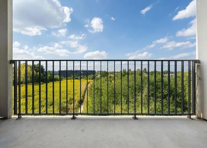 Apartment Elegant With Air Conditioning Near The Airport In By Renters