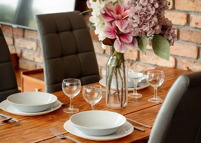 Elegant With Air Conditioning Near The Airport In By Renters Apartment *