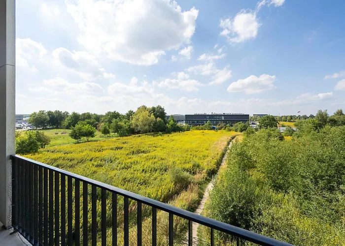 Apartment Elegant With Air Conditioning Near The Airport In By Renters *